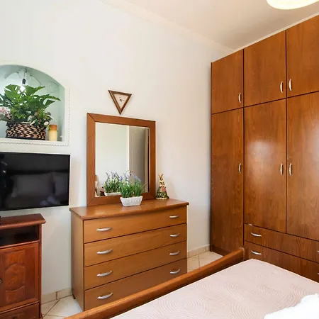 Apartament The Stone Nest Evropouloi